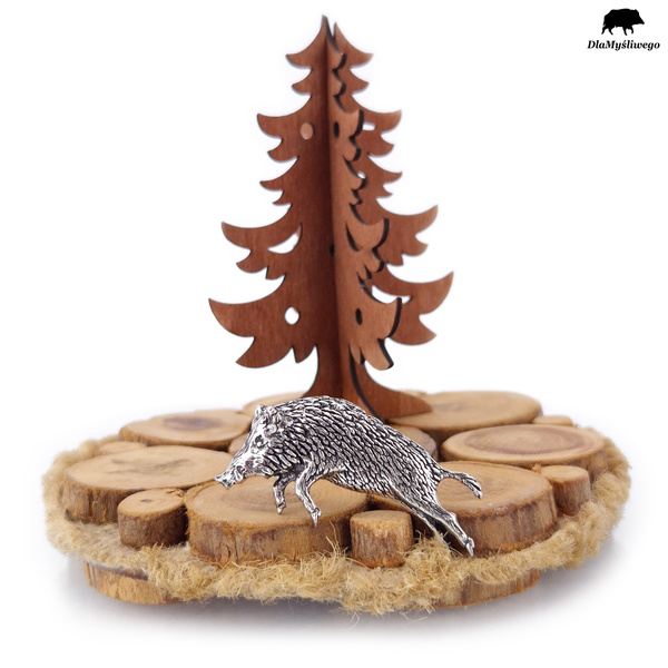 Ręcznie wykonana przypinka z myśliwskim motywem - BIEGNĄCY DZIK