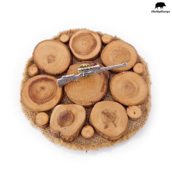 Ręcznie wykonana przypinka z myśliwskim motywem - MYŚLIWSKI SZTUCER